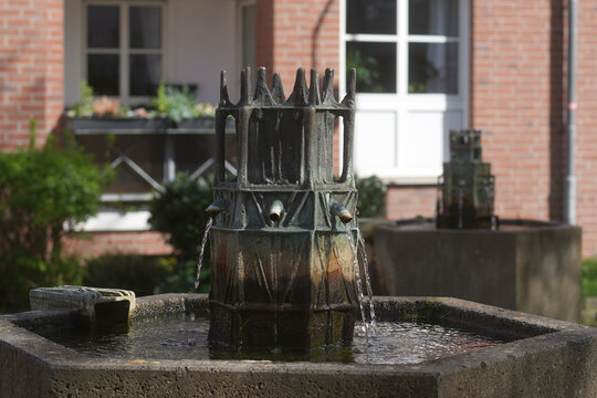 Benno Werth: Kleine Brunnenanlage Deliusviertel, 1993. Foto: jvf, Lizenz: CC BY-SA 4.0