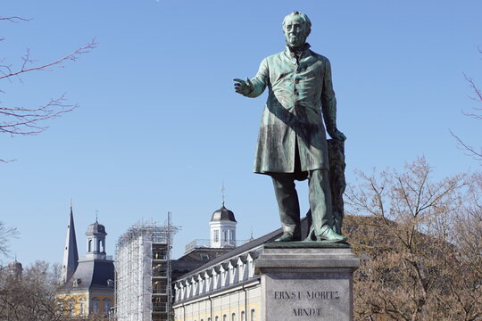 Bernhard Afinger: Ernst-Moritz-Arndt-Denkmal, 1865. Foto: jvf, Lizenz: CC BY-SA 4.0