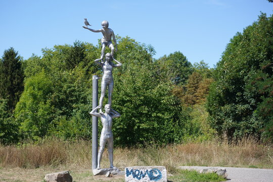 Lucy Orta / Jorge Orta: Totem with Magpie - Spirits of the Emscher Valley, 2016. Foto: jvf, Lizenz: CC BY-SA 4.0