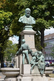 Gerhard Janensch: Heinrich Schüchtermann Denkmal, 1899. Foto: jvf, Lizenz: CC BY-SA 4.0