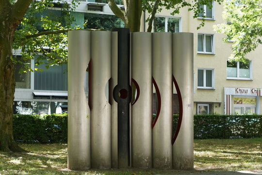 Gerlinde Beck: Säulenwand, 1977. Foto: jvf, Lizenz: CC BY-SA 4.0
