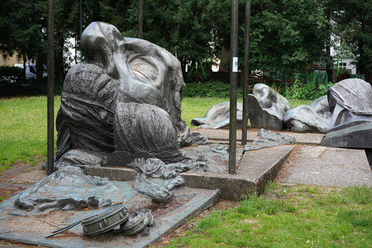 Bert Gerresheim: Heinrich-Heine-Monument (Physiognomische Vexierlandschaft), 1981. Foto: jvf, Lizenz: CC BY-SA 4.0