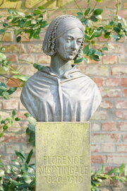 John Steell: Florence Nightingale, Nachguss 1959, Orig.: 1862. Foto: jvf, Lizenz: CC BY-SA 4.0