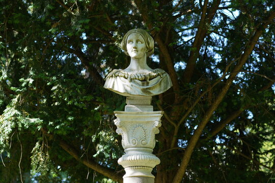 Julius Bayerle: Denkmal für die Prinzessin Stephanie von Hohenzollern, Kopie 1890, Orig.:1860. Foto: jvf, Lizenz: CC BY-SA 4.0