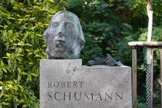 Karl Hartung: Robert Schumann Denkmal, 1956. Foto: jvf, Lizenz: CC BY-SA 4.0