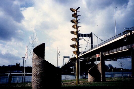 Günter M. Schirmer: Binnen-Hafen-Tor, 1994. Foto: Dorothea Schaller, Lizenz: CC BY-SA 4.0