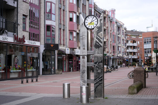 Elke Tenderich-Veit: Zeit-Uhr, 2009. Foto: jvf, Lizenz: CC BY-SA 4.0