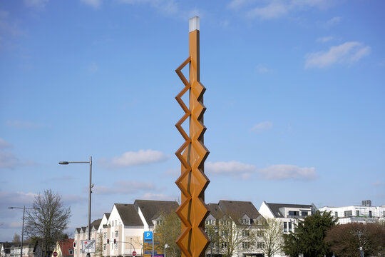 Heinz Mack: Großer Vertikaler Rhythmus, 2008. Foto: jvf, Lizenz: CC BY-SA 4.0