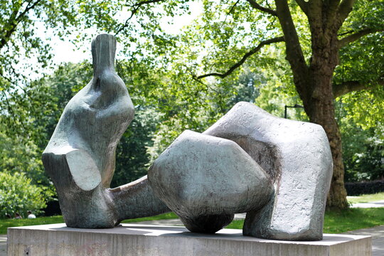 Henry Moore: Two Piece Reclining Figure No. 5, 1963/1964. Foto: jvf, Lizenz: CC BY-SA 4.0