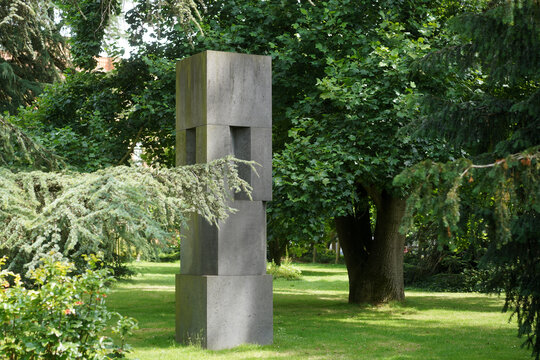 Erwin Heerich: Monument, 1989. Foto: jvf, Lizenz: CC BY-SA 4.0 Erwin Heerich: Monument, 1989. Foto: jvf, Lizenz: CC BY-SA 4.0