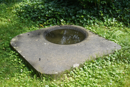 Erwin Heerich: Vogeltränke, 1992. Foto: jvf, Lizenz: CC BY-SA 4.0 Erwin Heerich: Vogeltränke, 1992. Foto: jvf, Lizenz: CC BY-SA 4.0