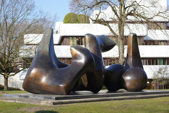 Henry Moore: Three Piece Sculpture: Vertebrae, 1968/1969. Foto: jvf, Lizenz: CC BY-SA 4.0