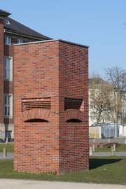 Per Kirkeby: Backstein-Skulpturen, 1987. Foto: jvf, Lizenz: CC BY-SA 4.0