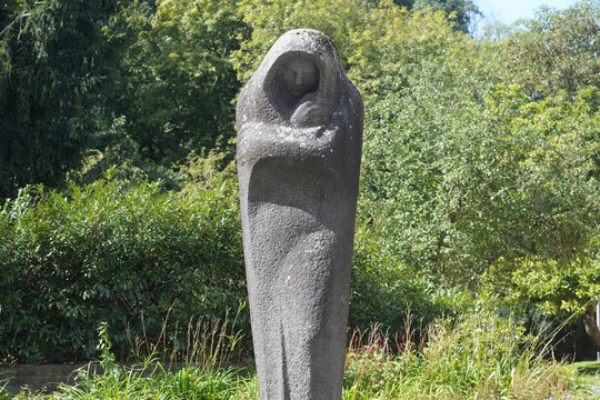 Willy Meller: Trauernde, 1962. Foto: jvf, Lizenz: CC BY-SA 4.0