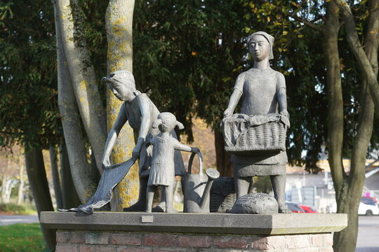 Olaf Höhnen: Wäscherinnendenkmal, 2002. Foto: jvf, Lizenz: CC BY-SA 4.0