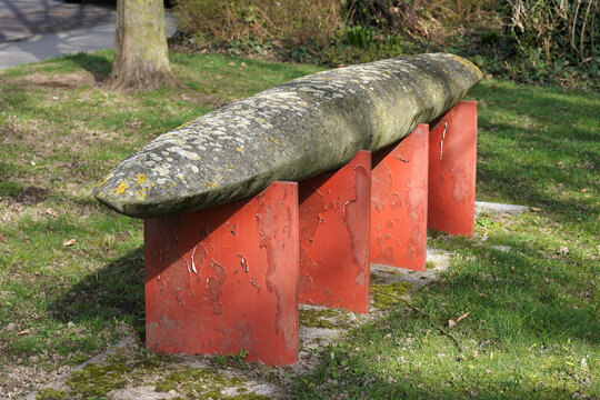 Gudrun Salz: Kreuz-Boot-Form, (Aufstellung 2013) 1991-1993. Foto: jvf, Lizenz: CC BY-SA 4.0