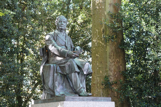 Joseph Hammerschmidt: Theodor-Schwann-Denkmal, 1908. Foto: jvf, Lizenz: CC BY-SA 4.0