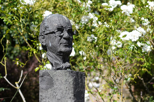 Thomas Duttenhoefer: Hermann Wilhelm Thywissen Denkmal, 2017. Foto: jvf, Lizenz: CC BY-SA 4.0